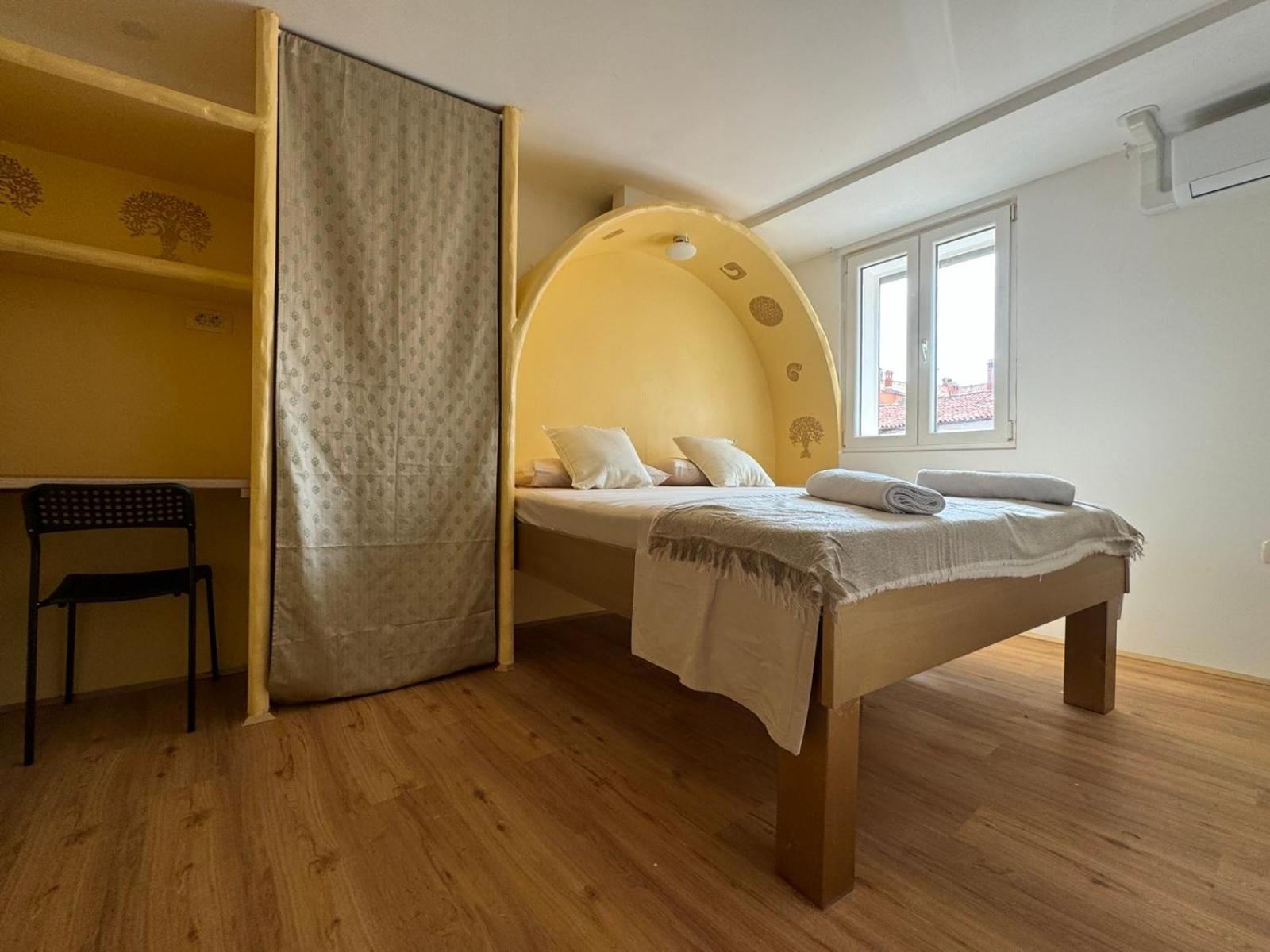 Plutus Apartments And Rooms With Free Parking Копер Экстерьер фото