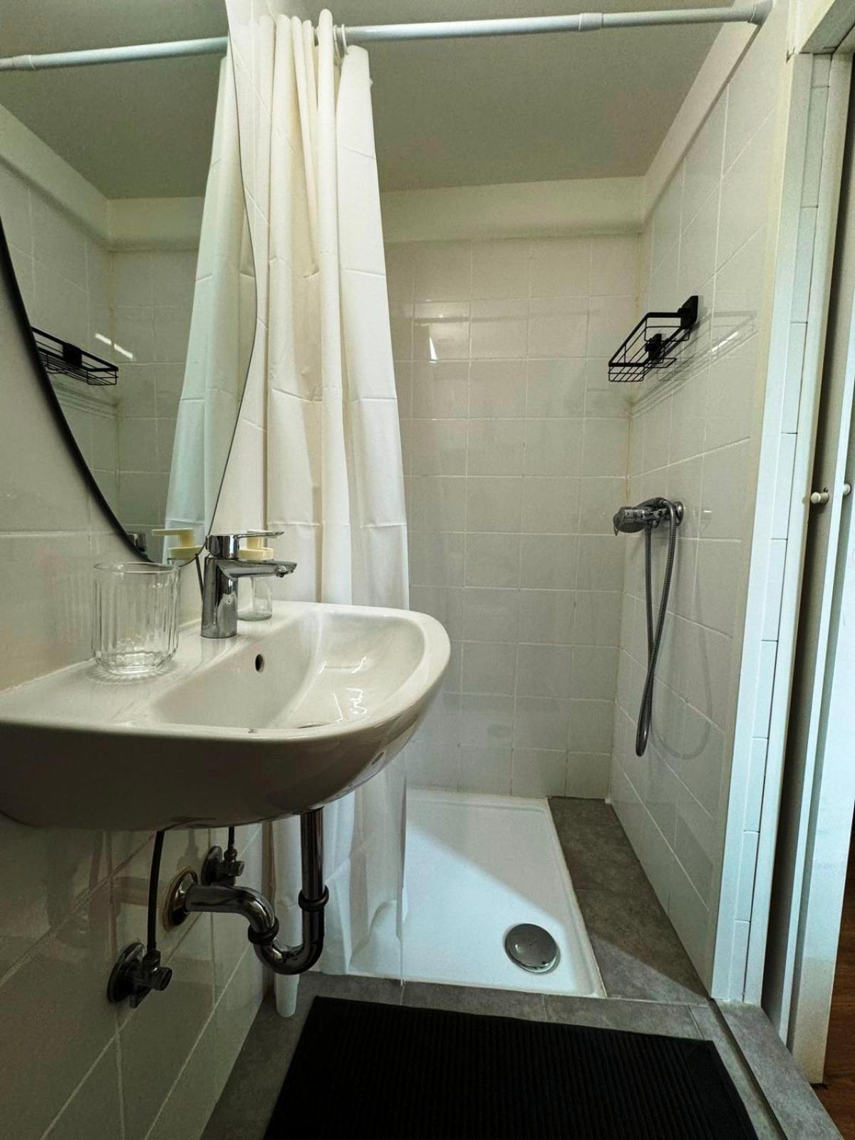 Plutus Apartments And Rooms With Free Parking Копер Экстерьер фото