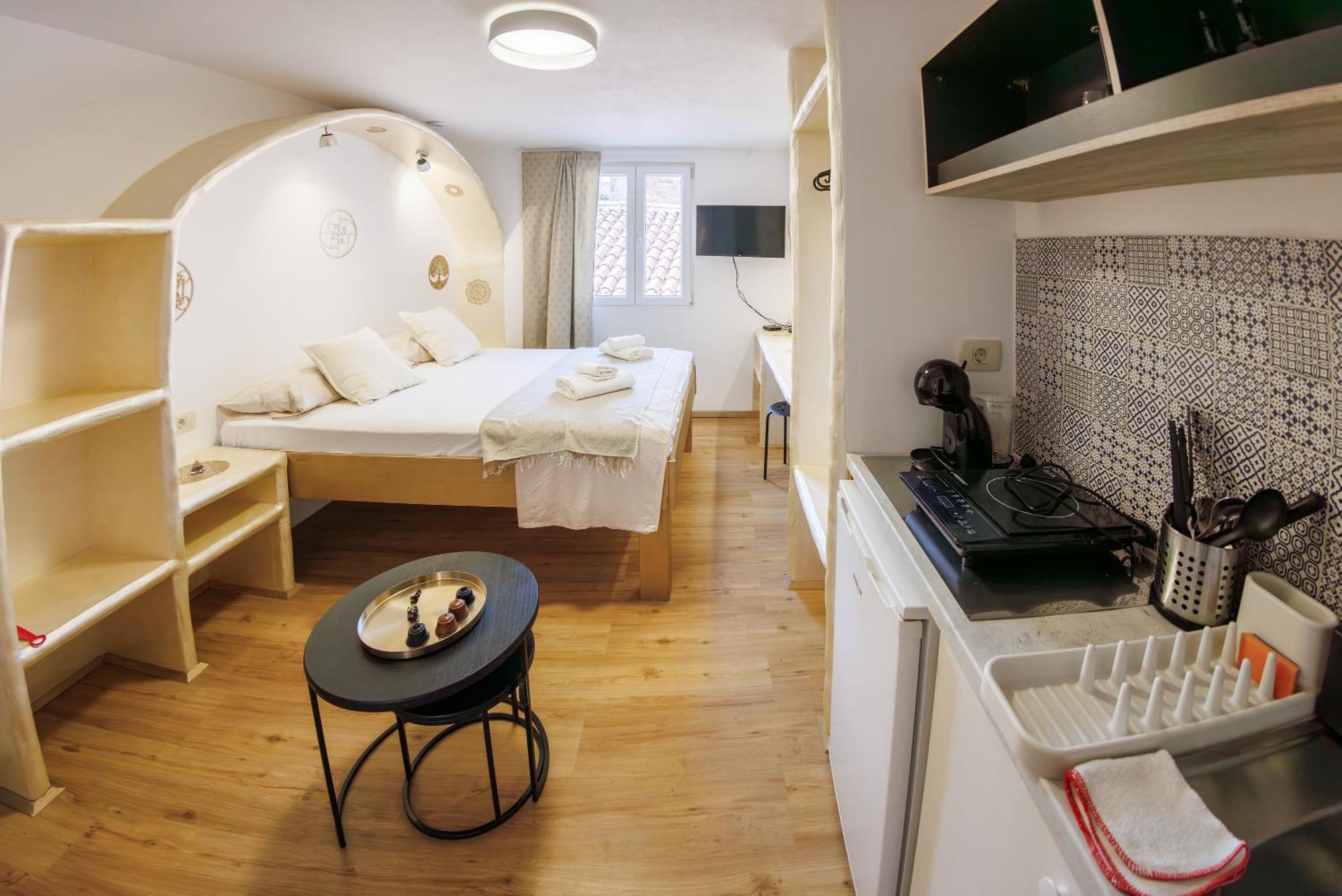 Plutus Apartments And Rooms With Free Parking Копер Экстерьер фото