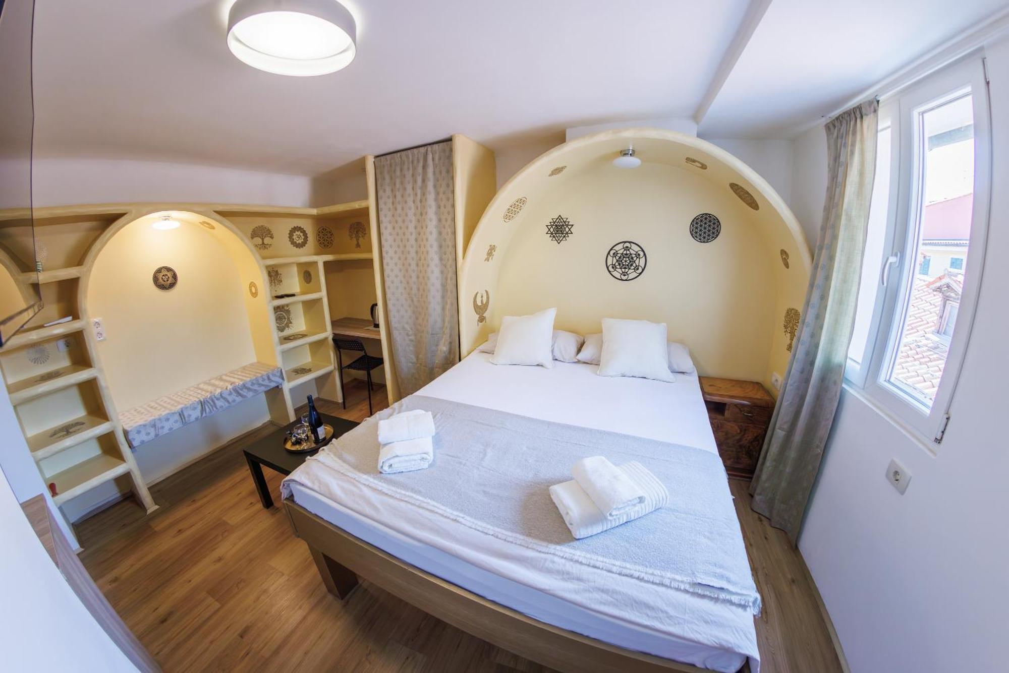Plutus Apartments And Rooms With Free Parking Копер Экстерьер фото