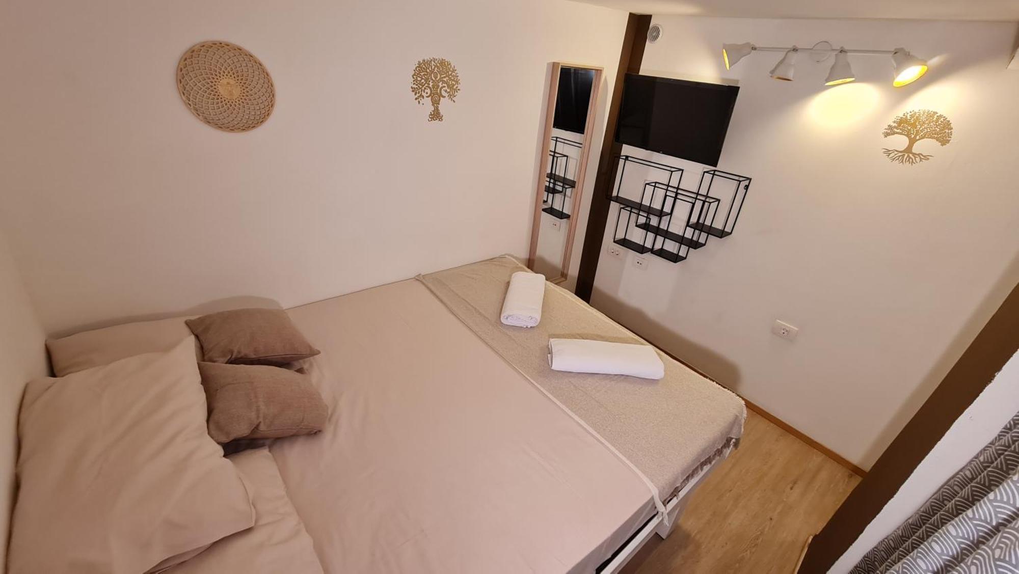 Plutus Apartments And Rooms With Free Parking Копер Экстерьер фото